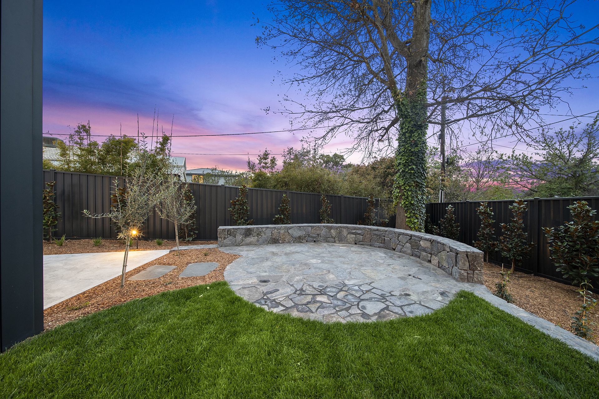 Narrabundah 80 Finniss Cr - Twilight_020